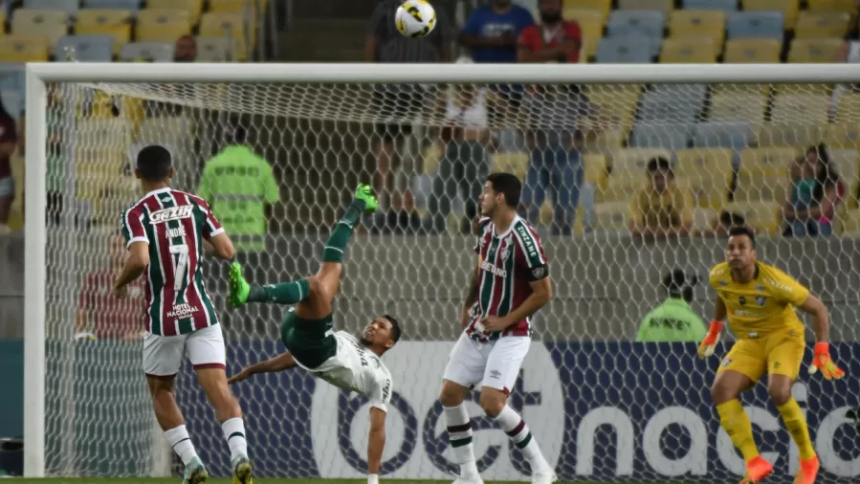 Rony, do Palmeiras, faz gol de bicicleta contra o Fluminense pelo Brasileirão