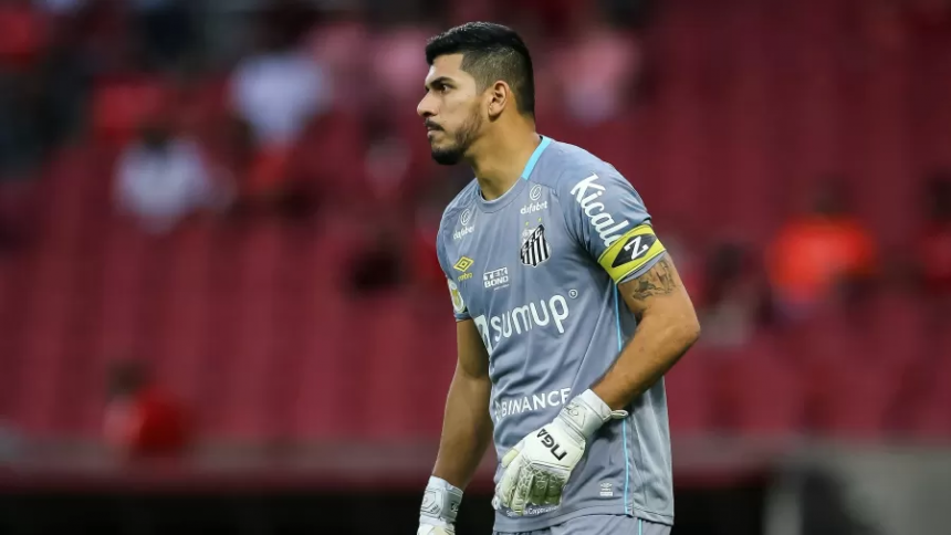 oão Paulo tem mais uma grande atuação e garante empate