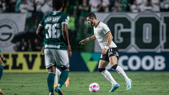 Goiás x Corinthians (Foto: Isabela Azine/AGIF)