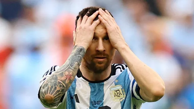 Messi lamenta derrota da Argentina para a Arábia Saudita (Foto: Hannah Mckay/Reuters)