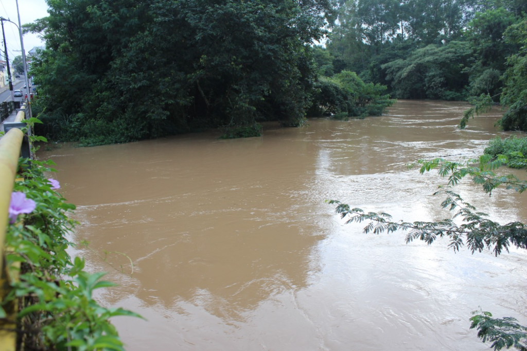 Contaminantes encontrados em rios