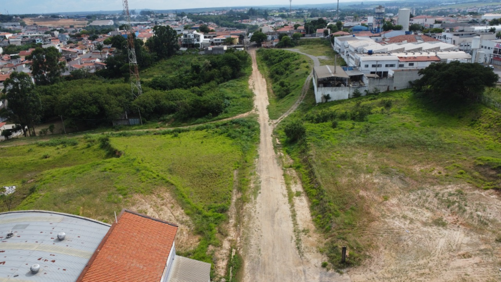 A rua Mário Stênico, no bairro Engenho Velho ganha pavimentação - Foto: Divulgação/Prefeitura de Capivari