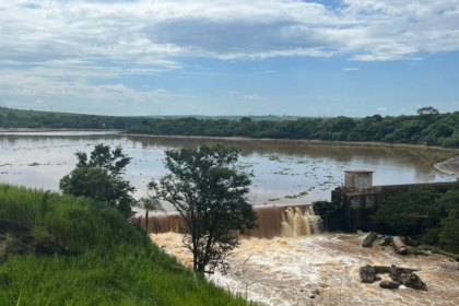 Rompimento de barragem de represa em Cosmópolis será apurada pelo Crea — Foto: Giuliano Tamura/EPTV