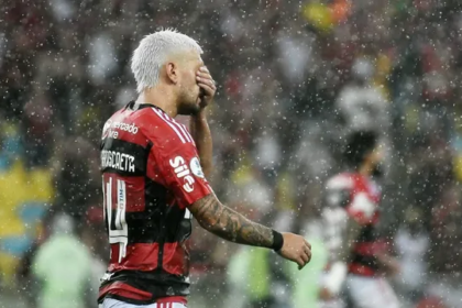 Arrascaeta lamenta pênalti perdido em Flamengo x Del Valle (Foto: André Durão)