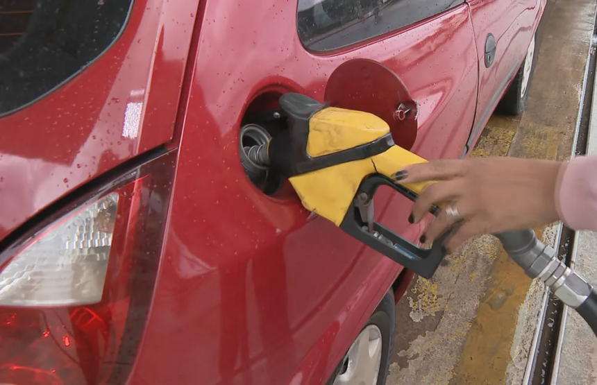 Quanto a gasolina e o etanol vão custar com a volta de impostos? — Foto: Reprodução/TV Globo