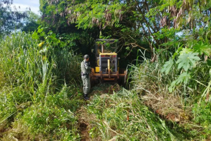 Quadrilha faz dois reféns e rouba máquina agrícola em empresa de Rio das Pedras — Foto: Guarda Municipal de Piracicaba/Divulgação