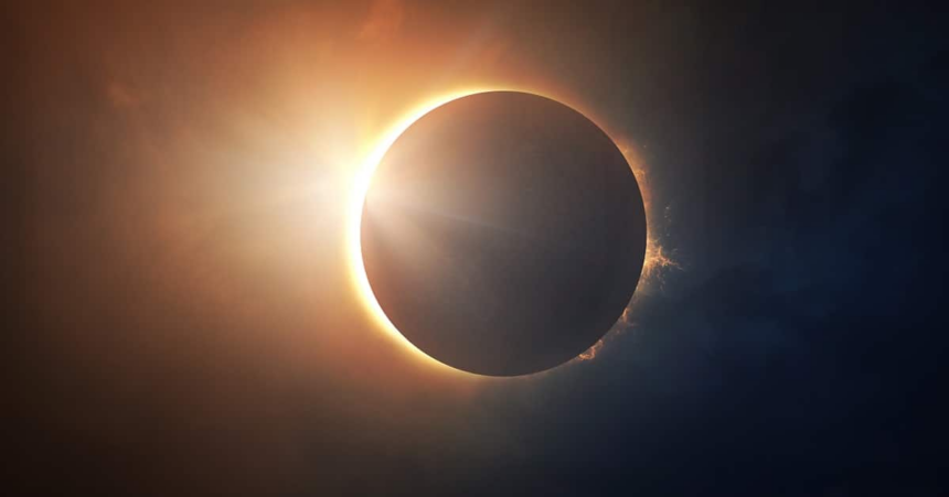 Raro eclipse solar híbrido é visto em três países - Foto: Amanda Carden - Shutterstock