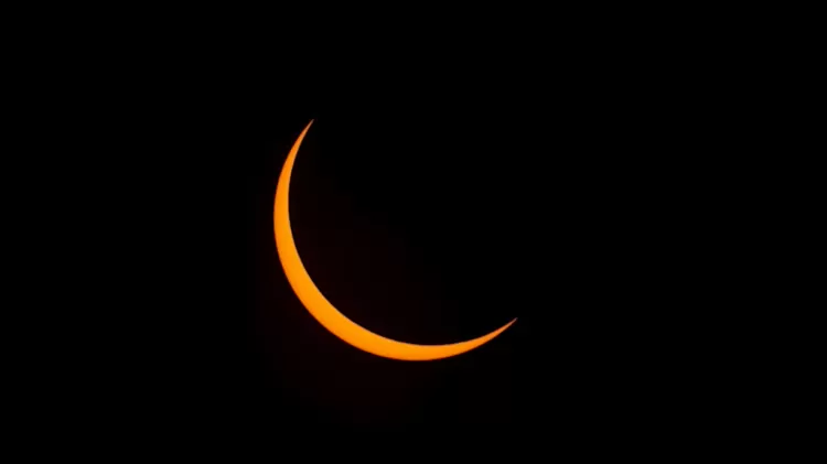 Raro eclipse solar híbrido é visto em três países - Foto: Amanda Carden - Shutterstock