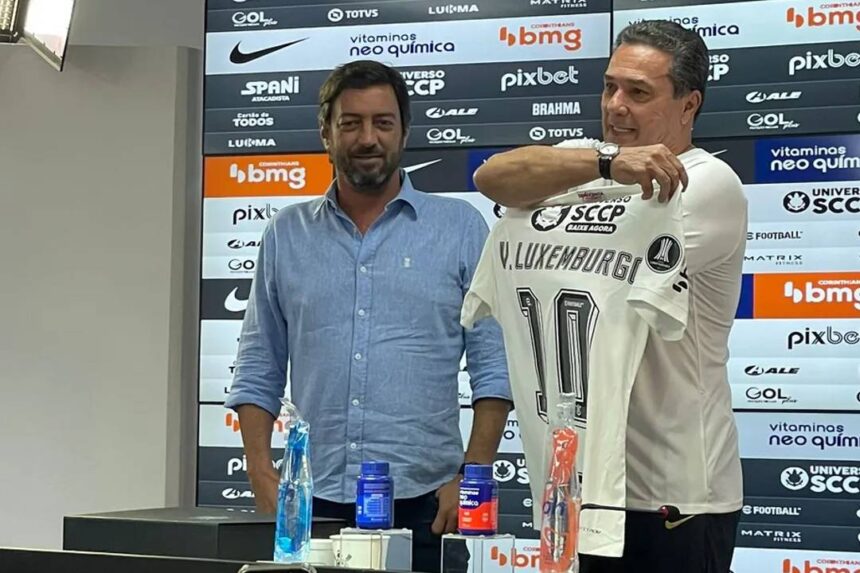 Apresentação de Vanderlei Luxemburgo no Corinthians — Foto: Marcelo Braga