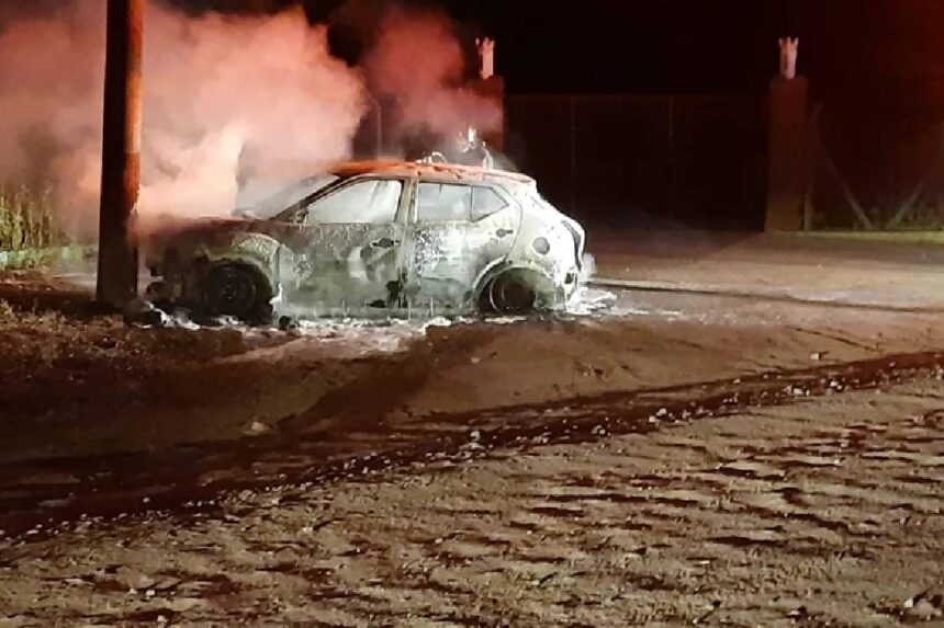 Vítima de roubo consegue escapar do porta-malas de carro em chamas em Limeira - Foto: Guarda Civil Municipal de Limeira