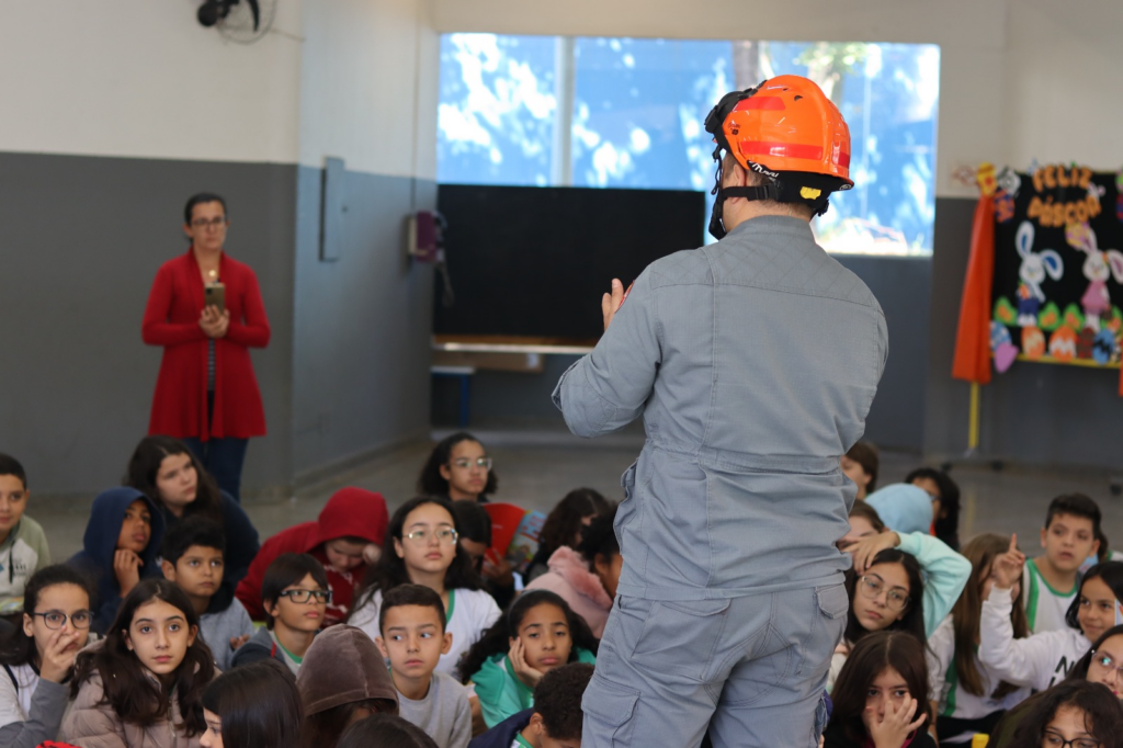 Bombeiros capacitam servidores de escolas municipais com cursos de primeiros socorros - Foto: Divulgação/Prefeitura de Capivari