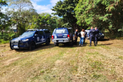 Jovem tentou fugir por córrego após furtar celular em Limeira, mas foi detido pela Guarda — Foto: Wagner Morente