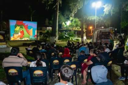 Piracicaba tem sessões gratuitas de cinema movido a energia solar no bairro Bosques do Lenheiro — Foto: CineSolar/ Divulgação