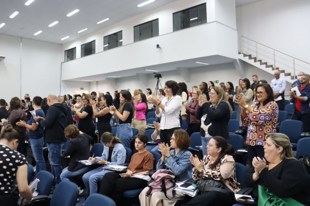 Fórum Regional do Creas sobre dependência química reúne representantes de 17 cidades na Câmara Municipal  Foto: Divulgação/Prefeitura de Capivari