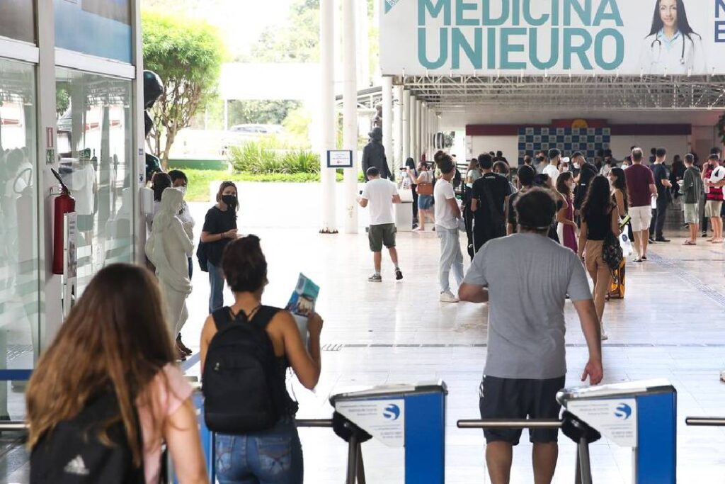 Saiba como as notas do Enem podem ser usadas no Brasil e no exterior - Foto: Valter Campanato/Agência Brasil