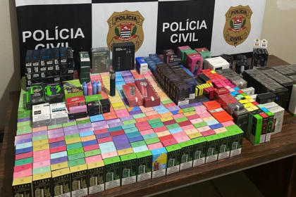 Polícia Civil apreende 600 cigarros eletrônicos e prendem dono de bar em Capivari — Foto: Divulgação/Polícia Civil