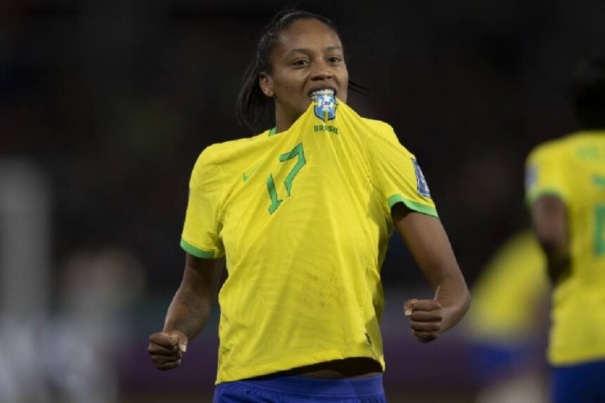 Brasil estreia com goleada na Copa do Mundo