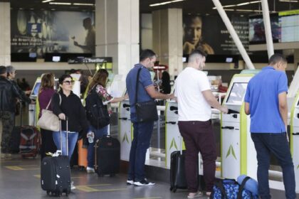 Inflação de outubro fica em 0,24%, puxada pelas passagens aéreas - Foto: Antonio Cruz/ Agência Brasil