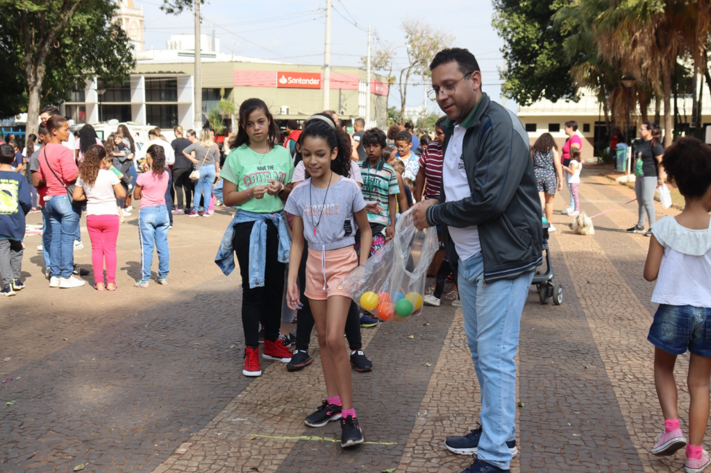 Praça central tem tarde animada com projeto “Férias na Praça”, que reuniu cerca de mil pessoas - Foto: Divulgação/Prefeitura de Capivari