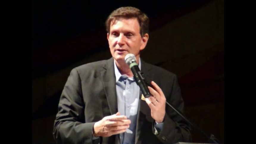 Deputado federal Marcelo Crivella fala com a Raízes FM sobre projeto de lei que concede anistia para manifestantes políticos - Foto: Arquivo