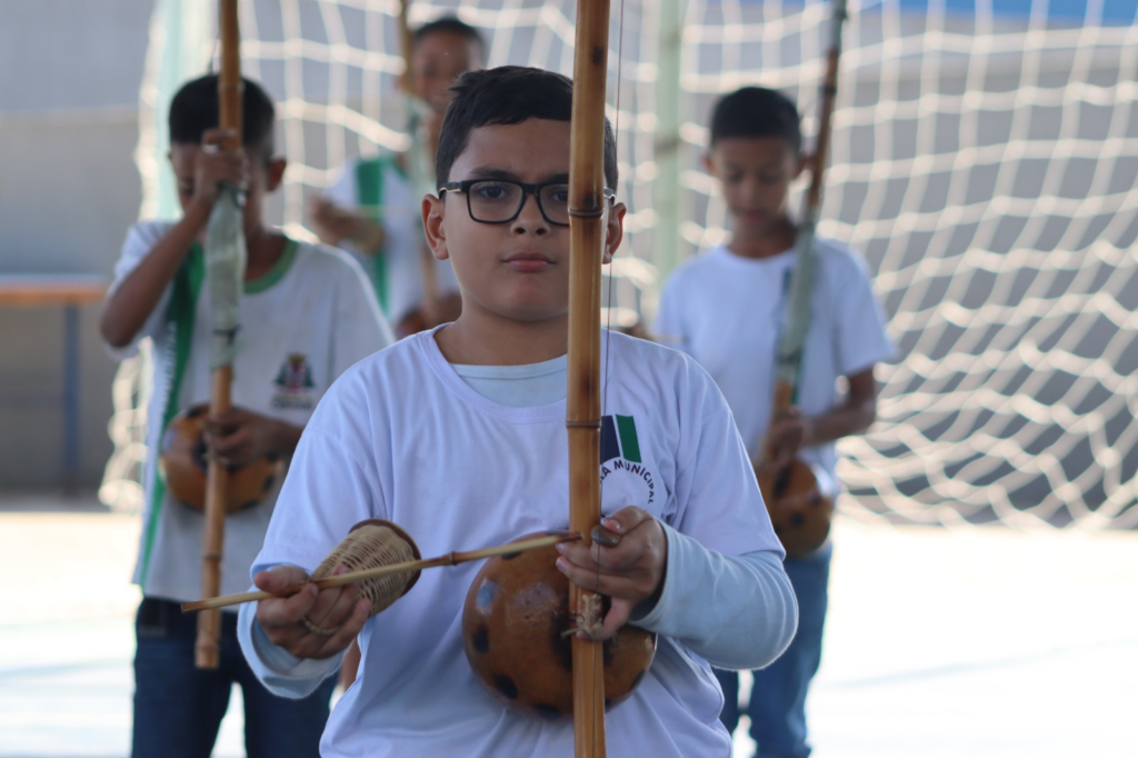 Escolas Integrais de Capivari iniciam oficinas de capoeira com novos berimbaus para estudantes - Foto: Divulgação/Prefeitura de Capivari