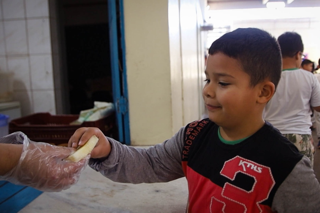 Secretaria da Educação de Capivari introduz abacaxi na merenda escolar - Foto: Divulgação/Prefeitura de Capivari