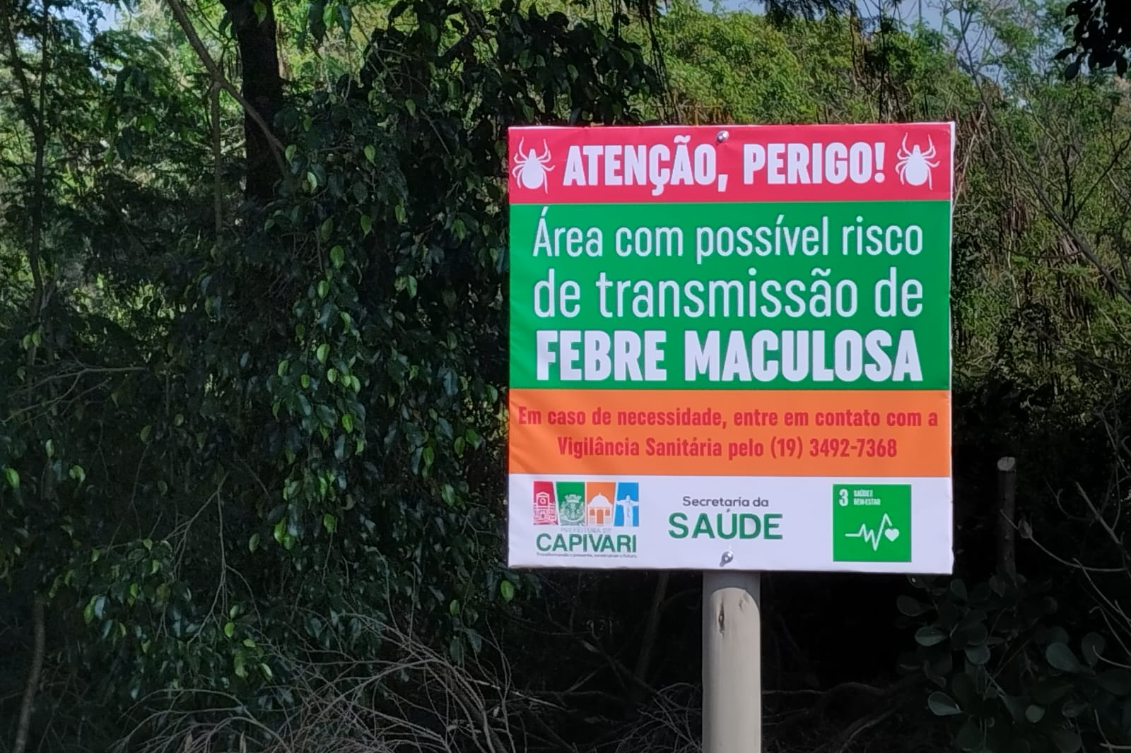 Vigilância Sanitária de Capivari adverte sobre Febre Maculosa e coloca placas de alerta - Foto: Divulgação/Prefeitura de Capivari