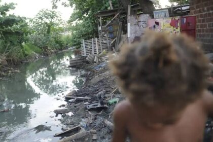 Estudo aponta que 46% das casas no Brasil têm problemas de saneamento - Foto: Fernando Frazão/Agência Brasil