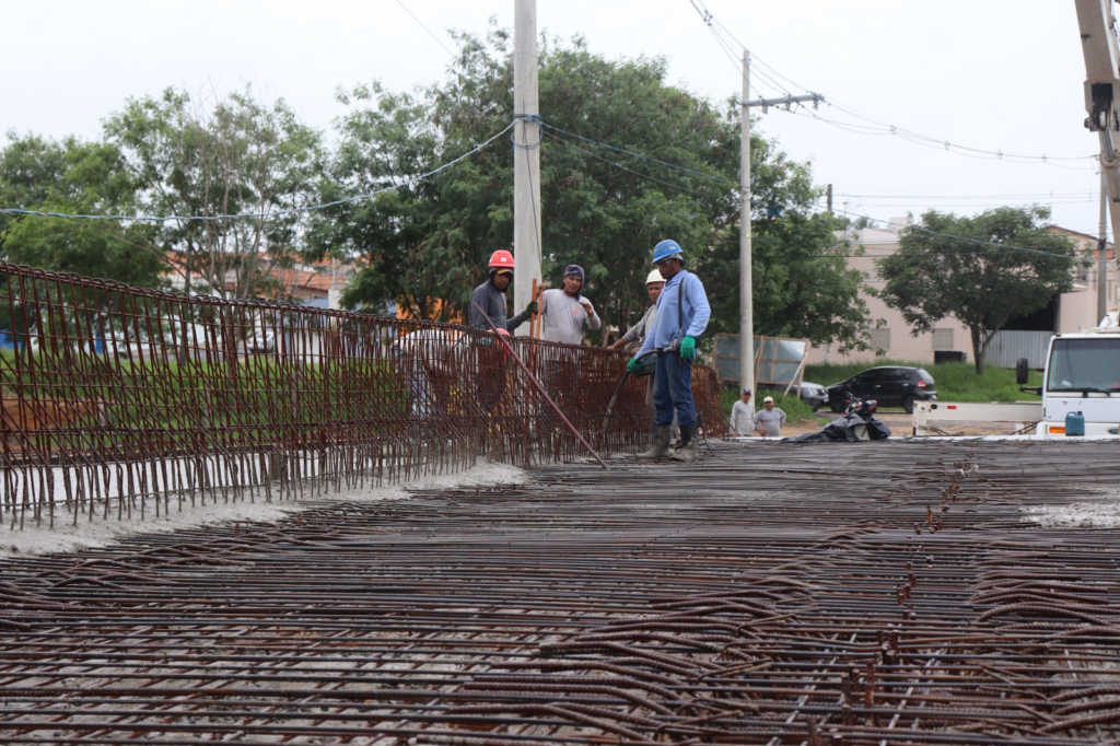 Início da Concretagem na Ponte da Rua Piracicaba Marca Avanço nas Obras do Bosque dos Pinheiros - Foto: Divulgação/Prefeitura de Capivari