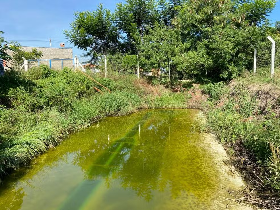 Estação de tratamento de esgoto desativada causa transtornos a moradores de Rio das Pedras