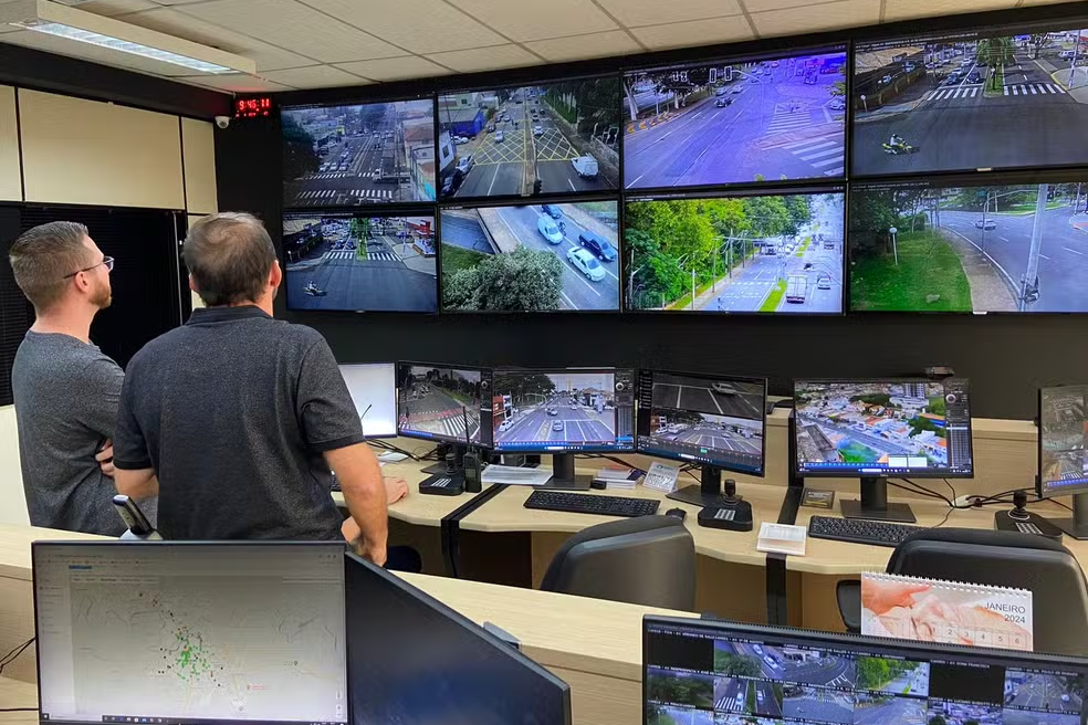 Piracicaba Começa a Multar Infrações de Trânsito por Câmeras de Monitoramento — Foto: Edijan Del Santo/EPTV