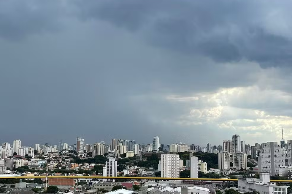 Cidade de SP Registra Pancadas de Chuva e Rajadas de Vento Nesta Segunda (8) — Foto: Reprodução/Arquivo pessoal