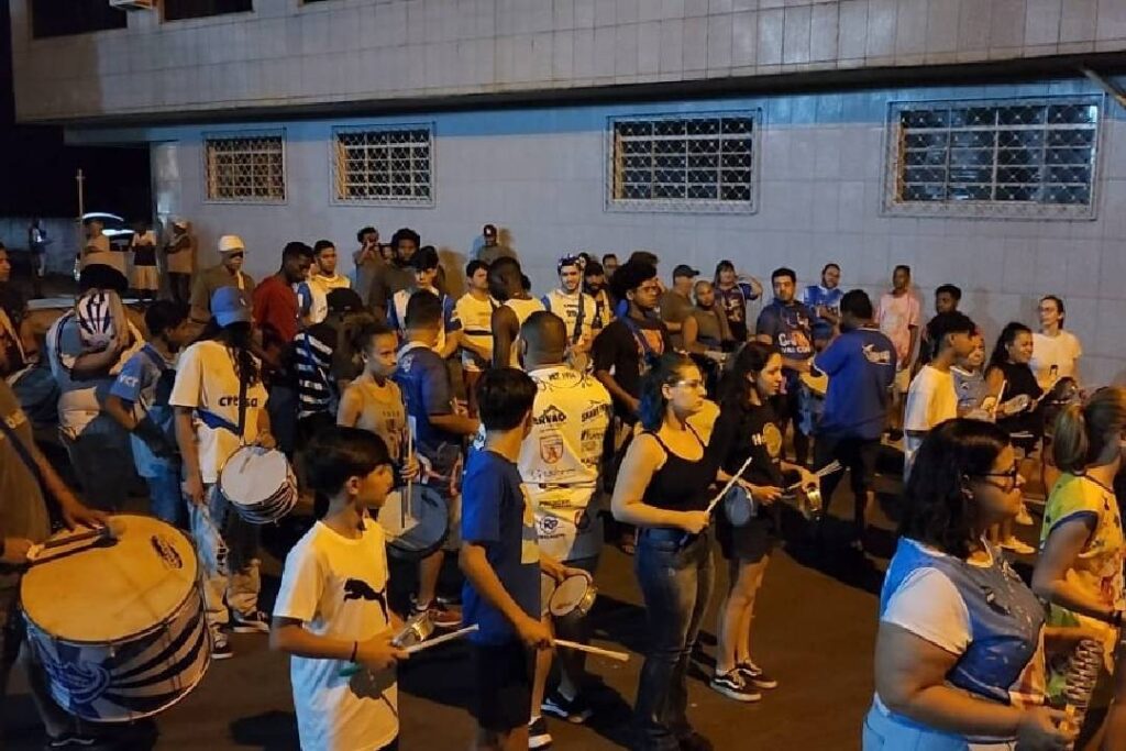 Vai Com Tudo e +10 faz ensaio na rua e se prepara para o desfile especial de Carnaval - Foto: Tonny Machado