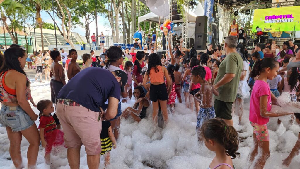 Carnaval de Marchinhas e banho de espuma marcam o encerramento da folia em Capivari - Foto: Tonny Machado