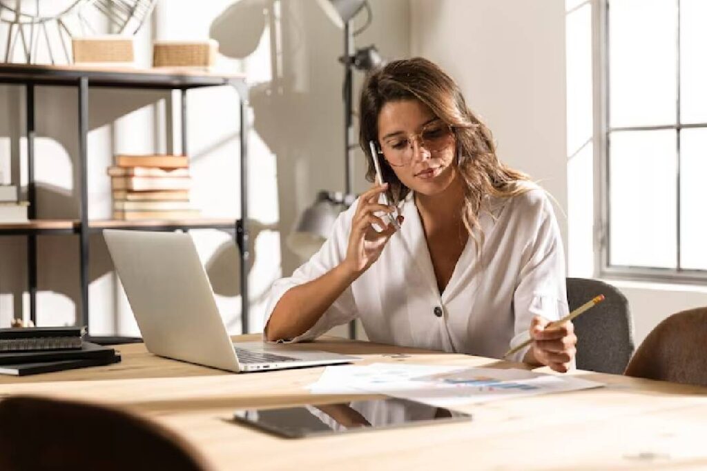 Governo quer reduzir em 10% diferença salarial entre homens e mulheres até 2027 - Foto: Freepik