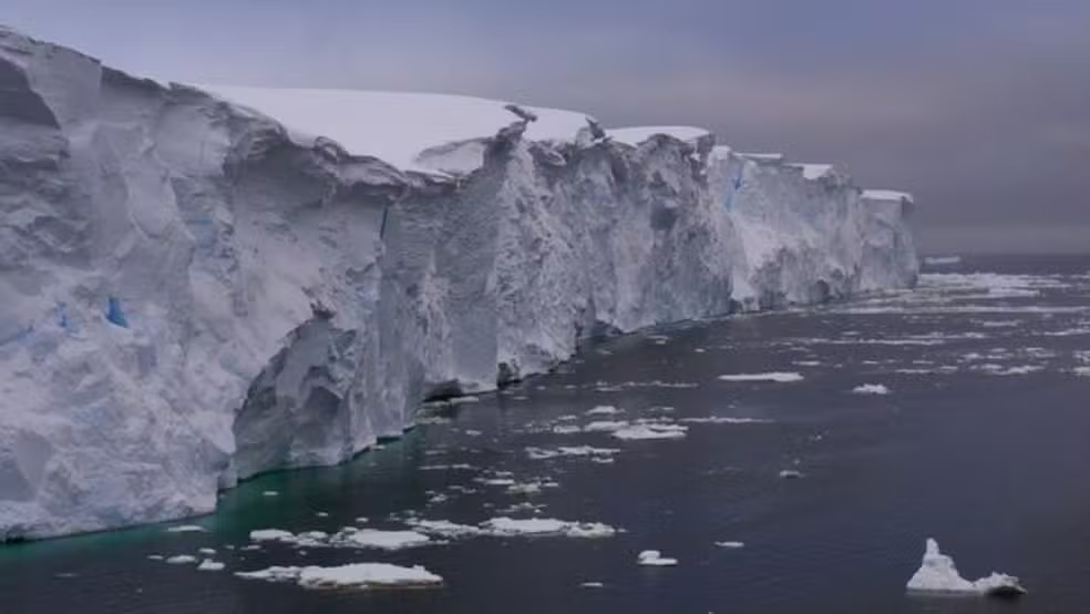 'Geleira do Juízo Final' corre mais risco de derretimento do que a ciência sabia — Foto: Rob Larter via BBC