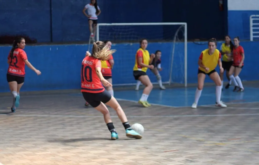 Secretaria de Esportes de Capivari abre inscrições para aulas de futebol e futsal feminino — Foto: Arquivo Pessoal / ge