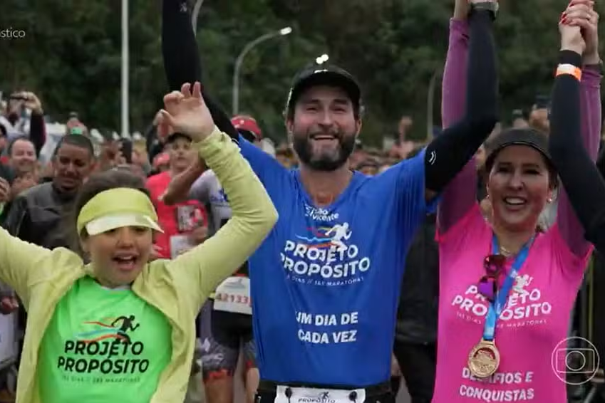 Brasileiro entra para o Guinness após correr 366 maratonas em um ano — Foto: Reprodução/TV Globo