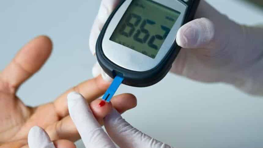 Acesso gratuito a medidores de glicose pelo SUS pode transformar o controle da diabetes - Foto: Reprodução