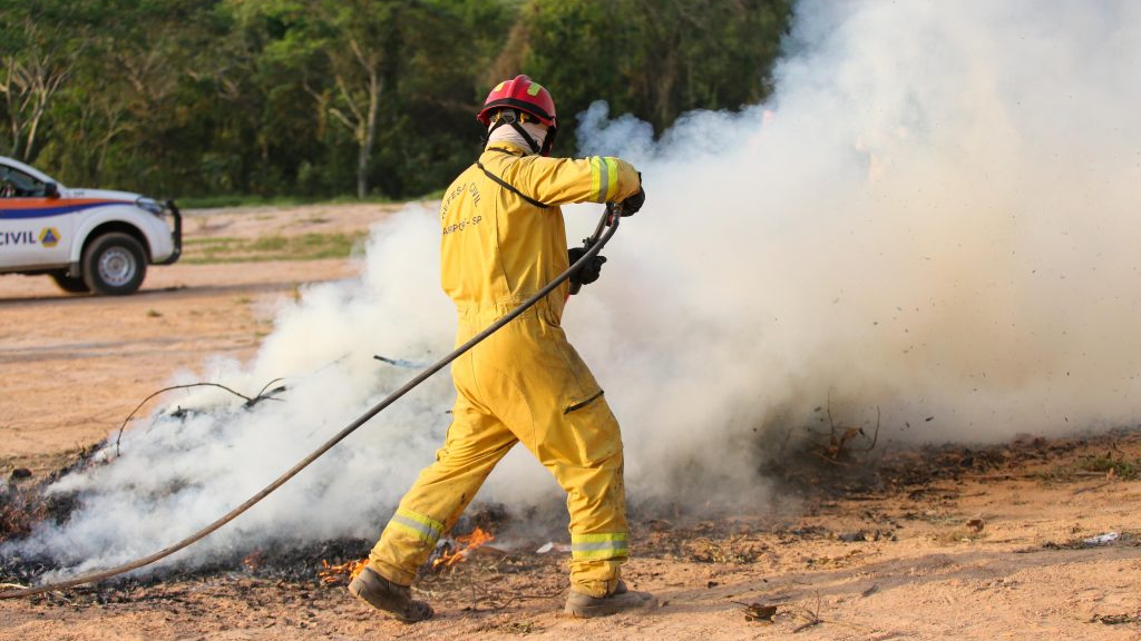 Governo de SP testa produto que combate incêndios florestais em tempo recorde - Foto: Divulgação/Governo de São Paulo