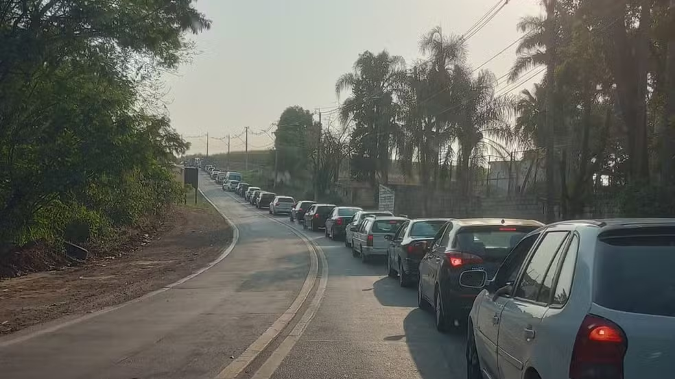 Acidente entre caminhão e motocicleta deixa um ferido em rodovia em Rio das Pedras — Foto: Redes sociais/Reprodução EPTV