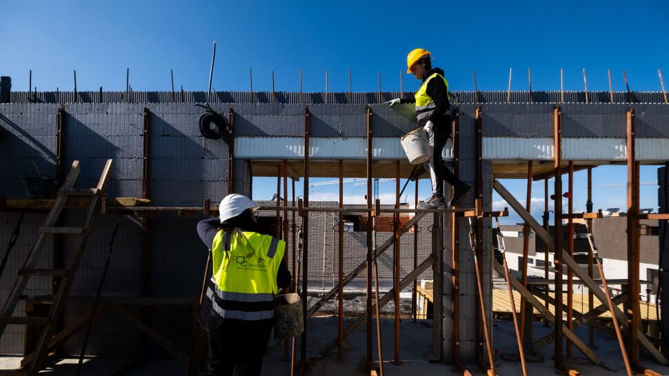 Imóveis mais caros: falta de mão de obra qualificada impulsiona aumento de custos - Foto: Reprodução