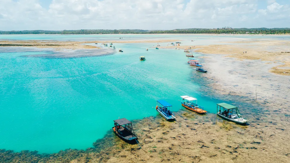 Conheça as praias brasileiras premiadas em 2024 com selo internacional Bandeira Azul — Foto: Lucas Meneses/Sedetur