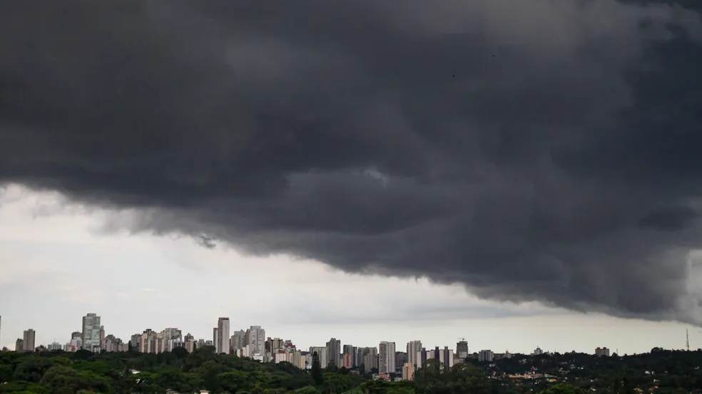 Vai chover no fim de semana? Veja previsão para o feriado e o primeiro dia de Enem — Foto: FLAVIO CORVELLO/FUTURA PRESS/ESTADÃO CONTEÚDO